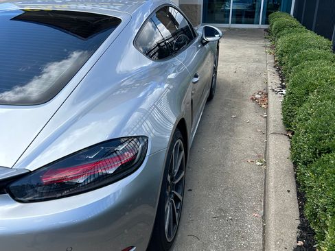 Used 2018 Porsche 718 Cayman image 5