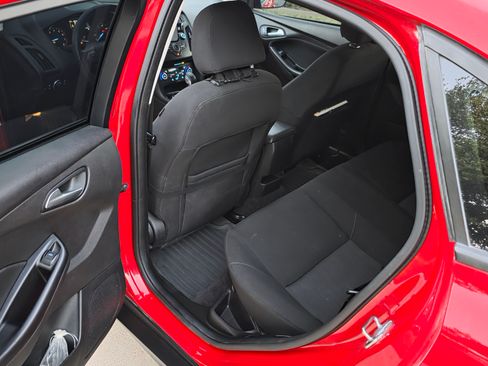 Used 2017 Ford Focus SE image 10