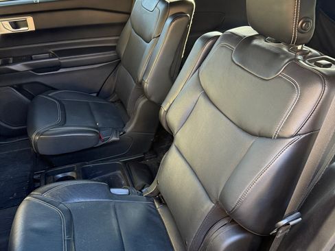 Used 2020 Ford Explorer ST w/ ST Street Pack image 8