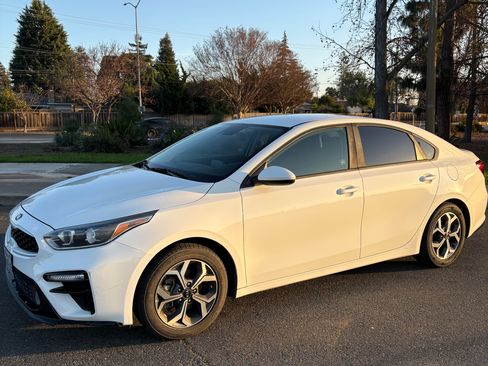 Used 2019 Kia Forte LXS image 5