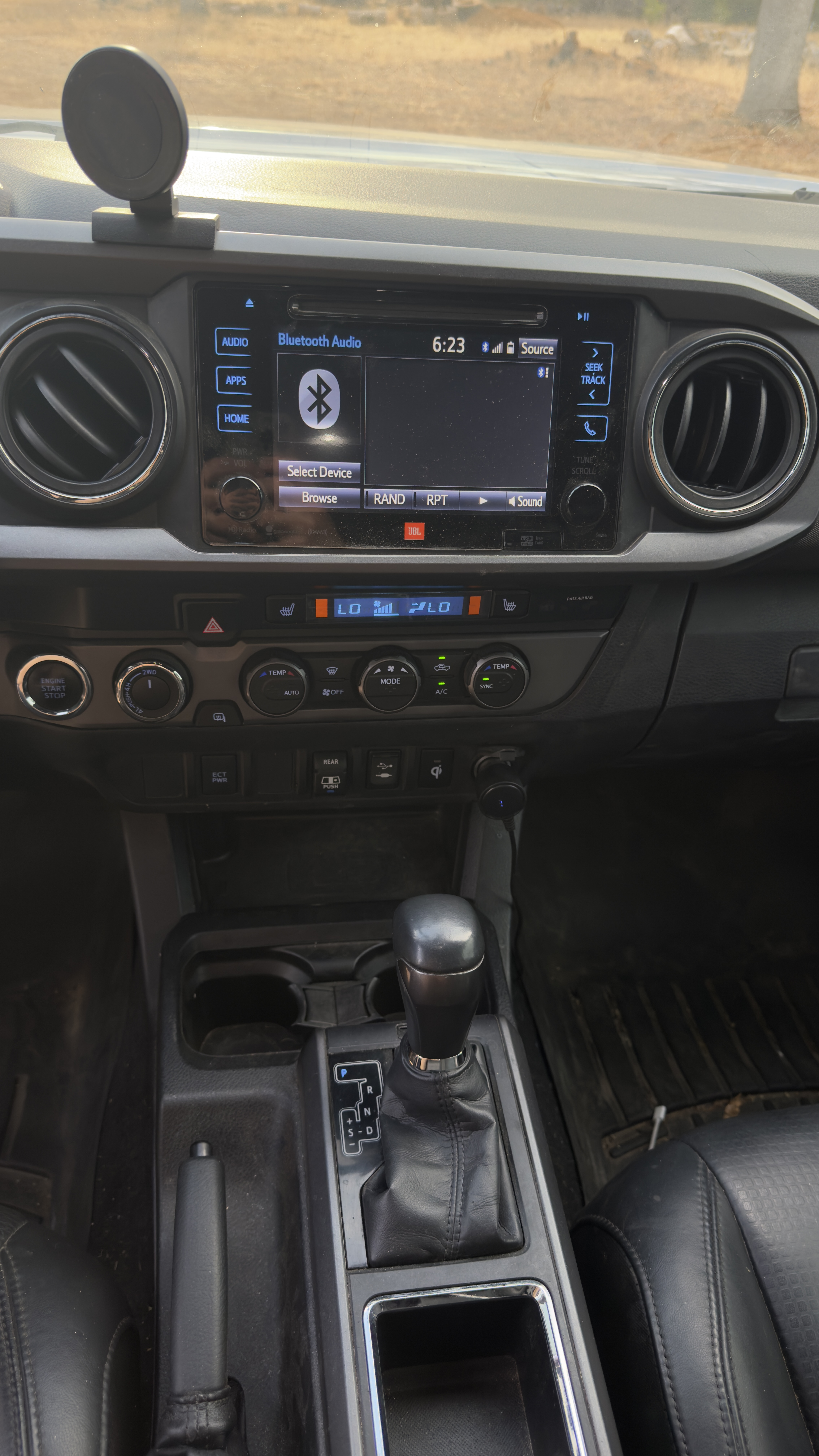 Used 2019 Toyota Tacoma TRD Off-Road w/ TRD Premium Off Road Package AWD/4WD image 9