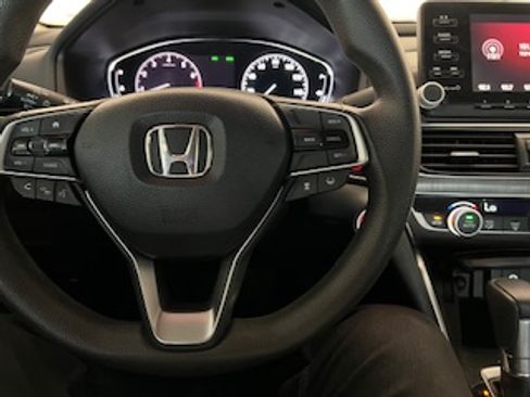 Used 2018 Honda Accord LX image 11