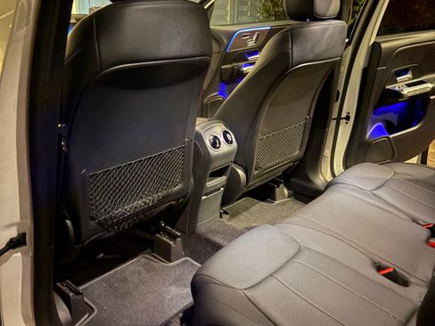 Used 2022 Mercedes-Benz GLB 250 250 Sport Utility 4D image 12