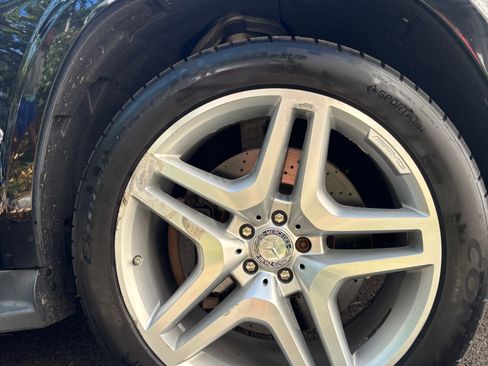 Used 2015 Mercedes-Benz GL 550 4MATIC image 28