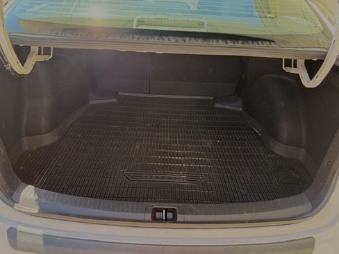 Used 2024 Toyota Corolla LE FWD image 8