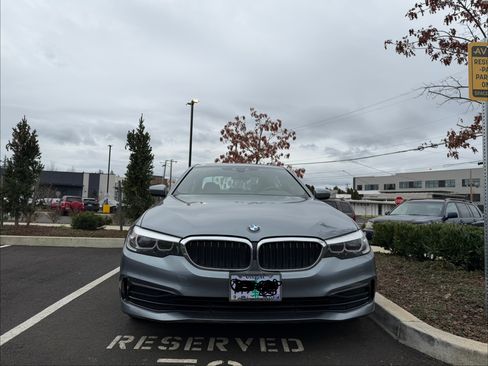 Used 2019 BMW 530i w/ Convenience Package image 2