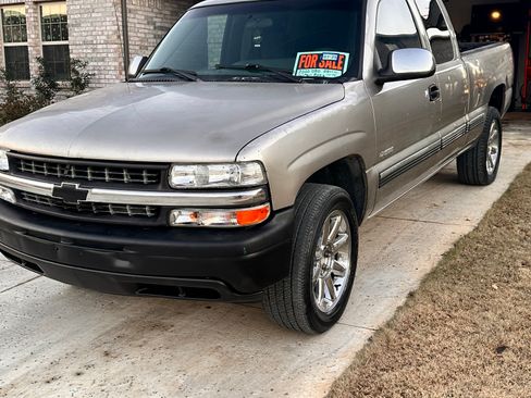 Used 2002 Chevrolet Silverado 1500 LS image 2