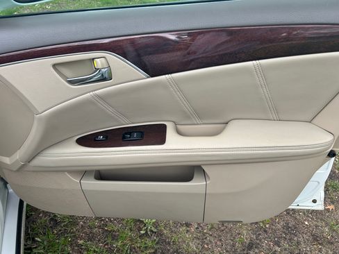 Used 2009 Toyota Avalon Limited FWD image 6