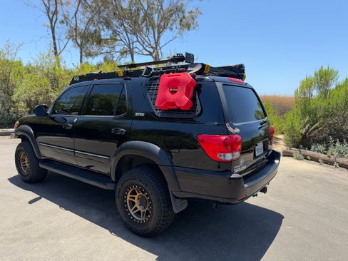 Used 2005 Toyota Sequoia SR5 AWD/4WD image 6