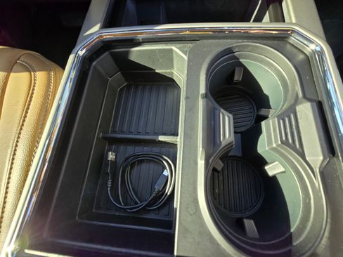 Used 2022 Ford F250 Lariat image 9