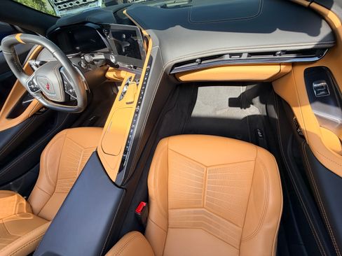 Used 2024 Chevrolet Corvette Stingray Premium Conv w/ Z51 Performance Package RWD image 19
