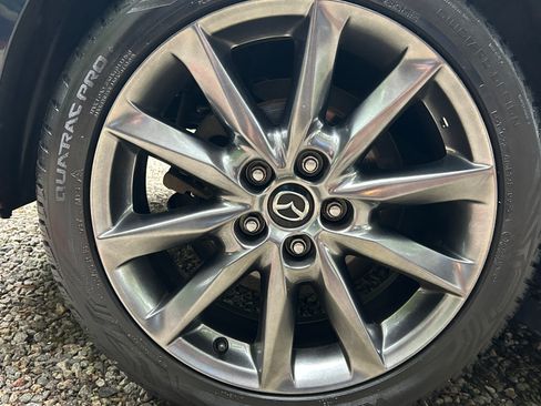 Used 2018 MAZDA MAZDA3 Grand Touring w/ Premium Equipment Package FWD image 12