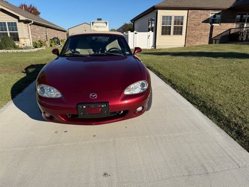 Used 2003 MAZDA MX-5 Miata image 4