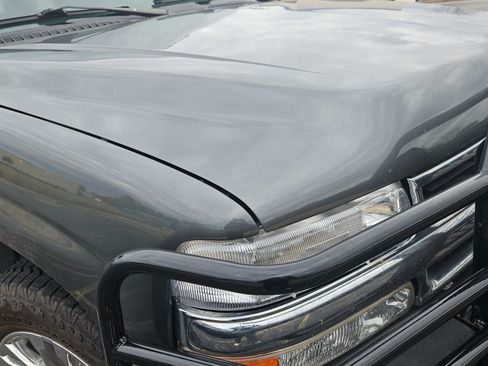 Used 2002 Chevrolet Suburban LS image 15