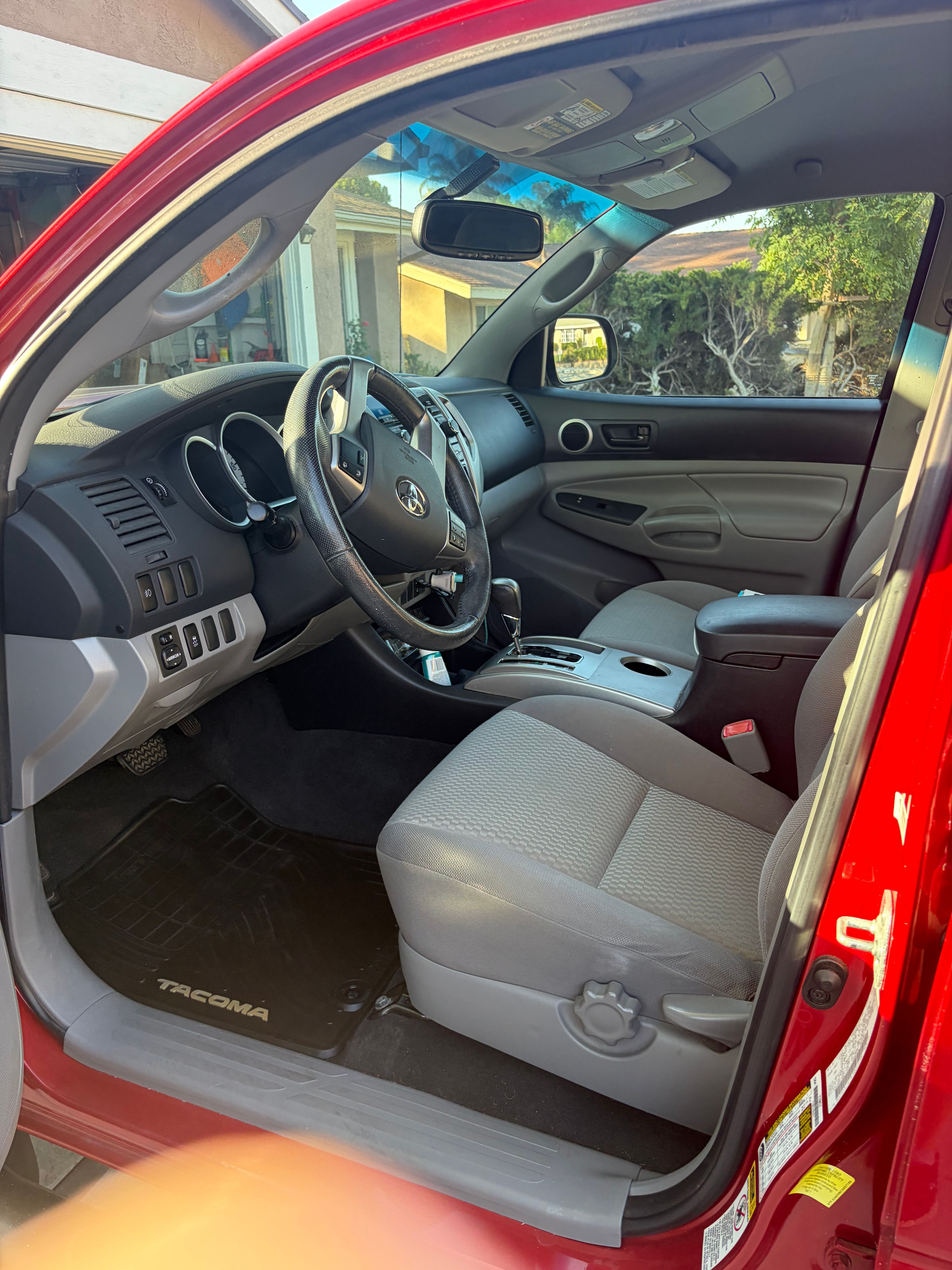 Used 2012 Toyota Tacoma PreRunner w/ SR5 Pkg RWD image 4