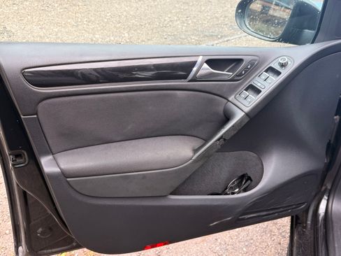 Used 2012 Volkswagen GTI 4-Door image 18