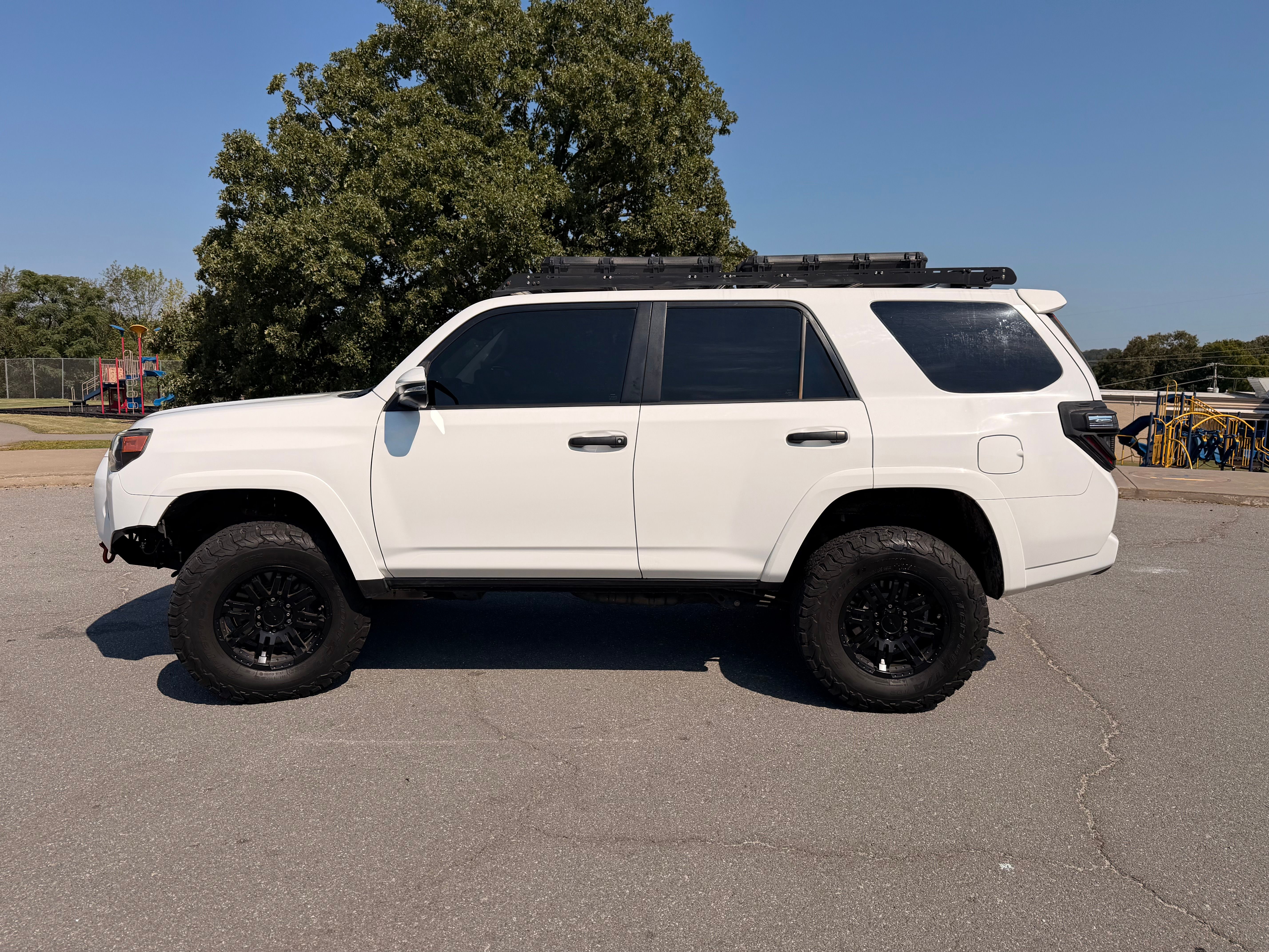 Used 2017 Toyota 4Runner SR5 Premium w/ Convenience Package AWD/4WD image 9