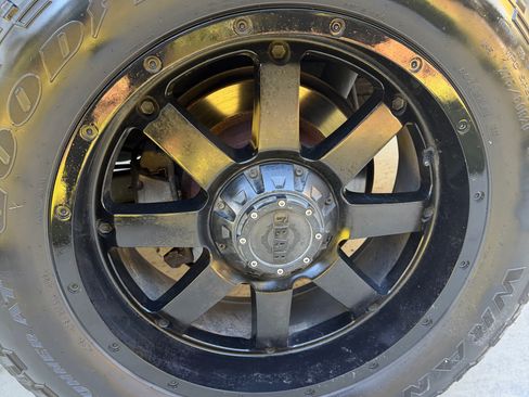 Used 2017 GMC Yukon XL SLT w/ Open Road Package image 4