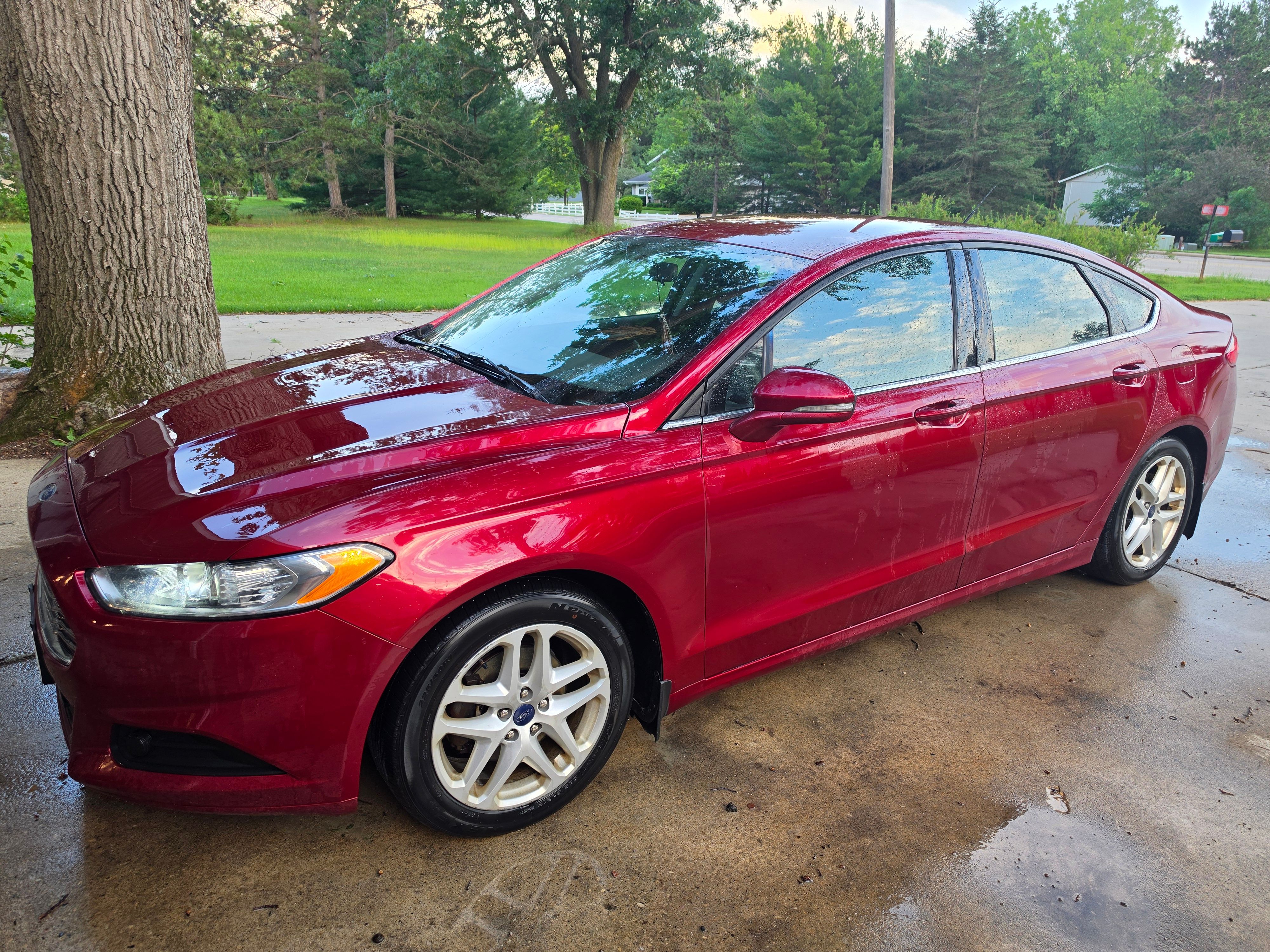 Used 2016 Ford Fusion SE FWD image 23