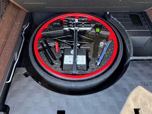 Used 2023 Porsche Cayenne GTS image 15