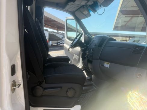 Used 2015 Mercedes-Benz Sprinter 3500 image 24