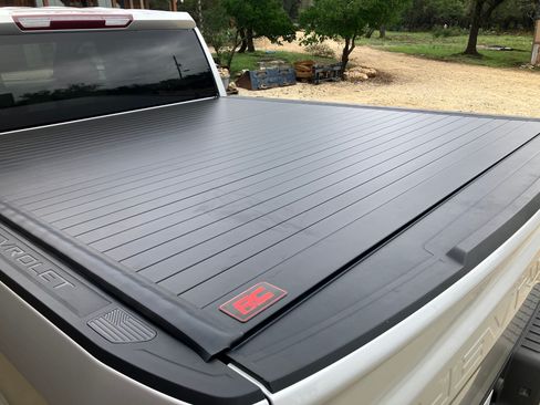 Used 2019 Chevrolet Silverado 1500 LT w/ Texas Edition RWD image 6