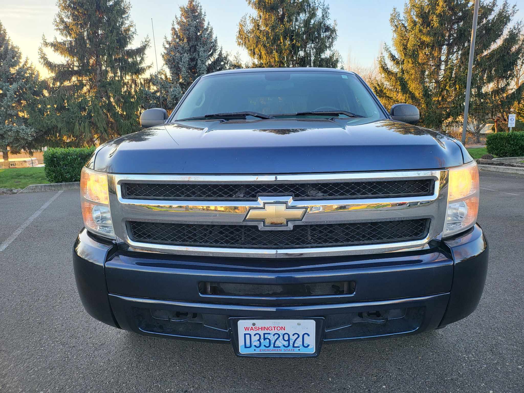 Used 2011 Chevrolet Silverado 1500 W/T AWD/4WD image 2