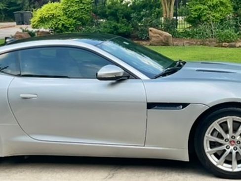 Used 2016 Jaguar F-TYPE Coupe RWD image 4