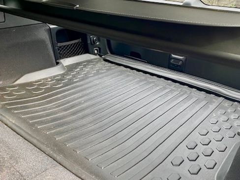 Used 2025 Subaru Outback Premium image 8