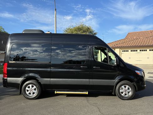 Used 2022 Mercedes-Benz Sprinter 2500 image 4
