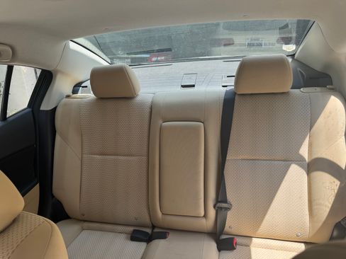 Used 2010 MAZDA MAZDA3 i Touring FWD image 12