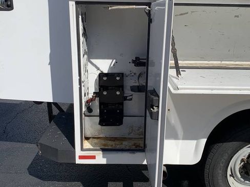 Used 2017 Ford E-350 and Econoline 350 Super Duty w/ Power Windows & Locks Group image 8