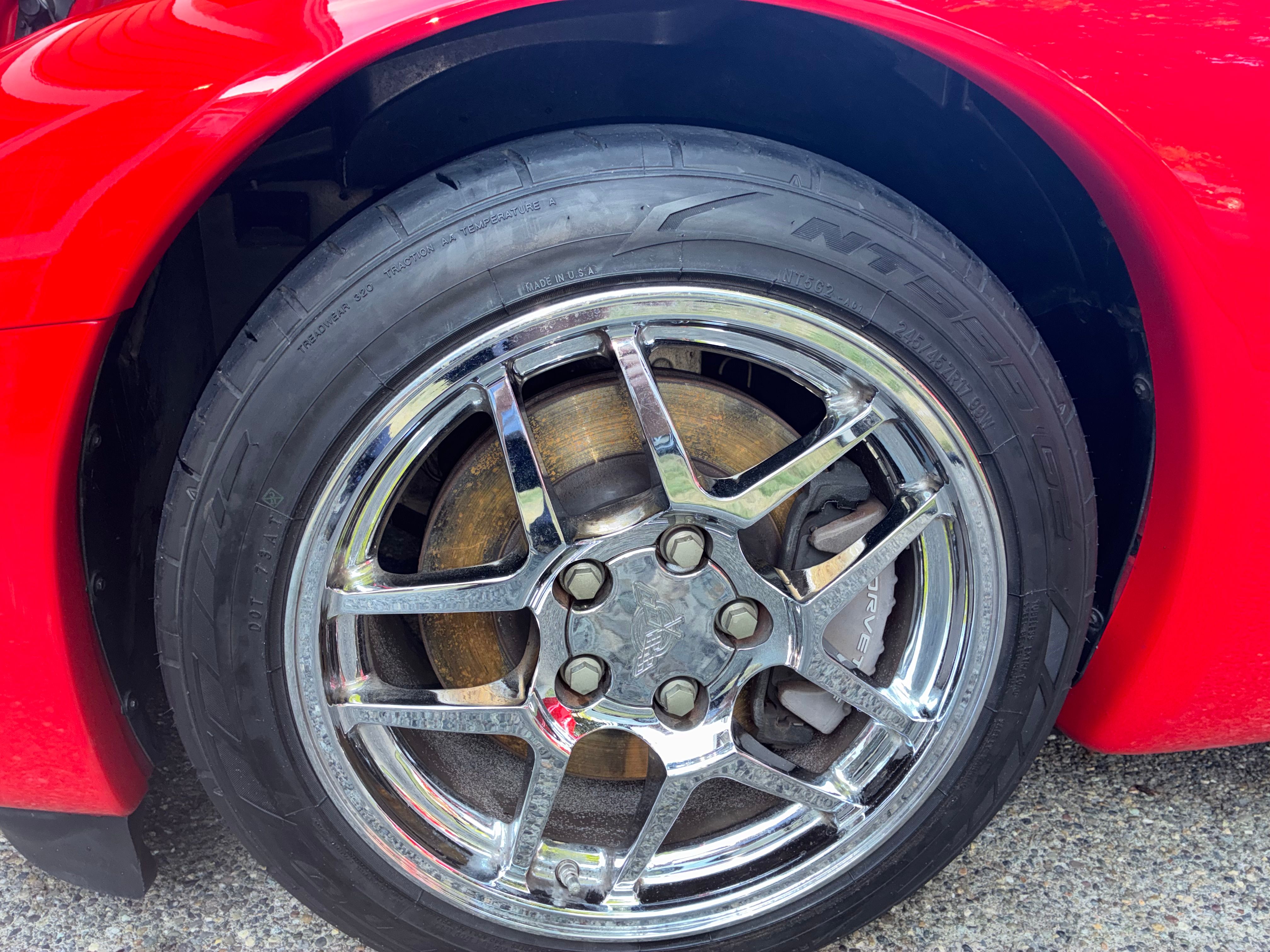 Used 2002 Chevrolet Corvette Coupe RWD image 9