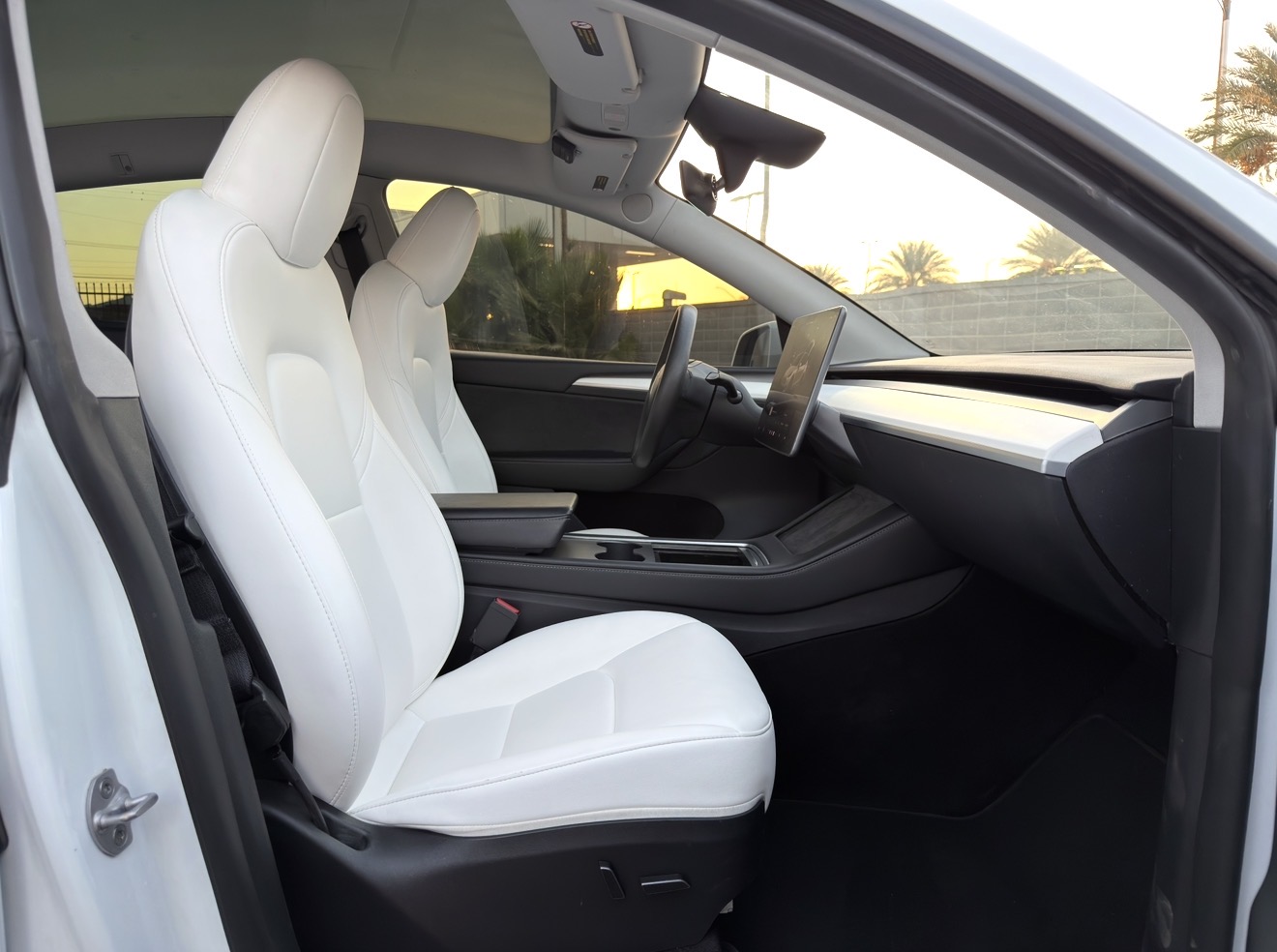 Used 2023 Tesla Model Y Performance AWD/4WD image 17