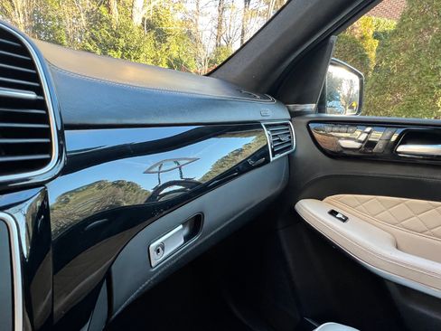 Used 2017 Mercedes-Benz GLS 550 4MATIC image 15