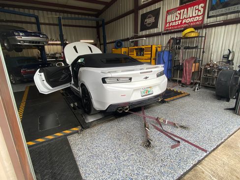 Used 2017 Chevrolet Camaro SS RWD image 20