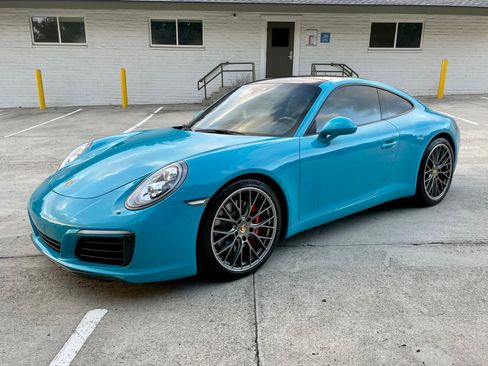 Used 2017 Porsche 911 Carrera S image 2