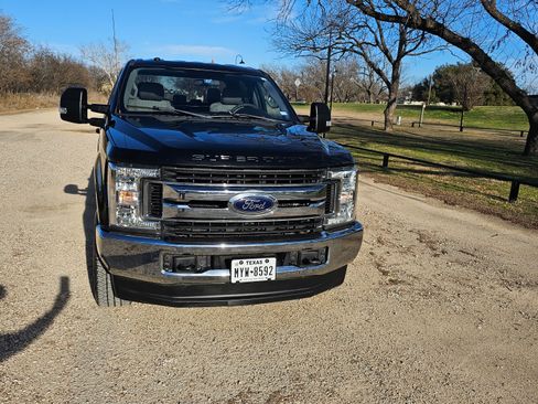 Used 2019 Ford F250 XLT image 2