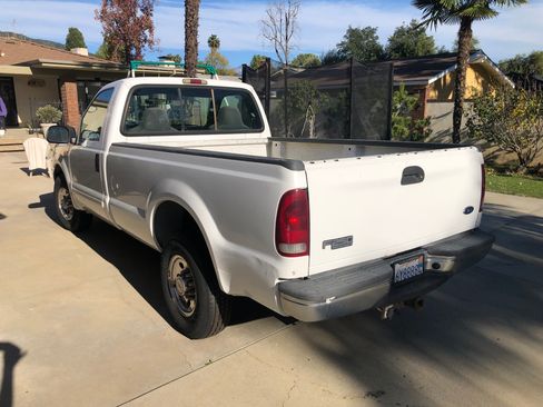 Used 2003 Ford F250 XLT image 10