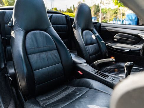 Used 2000 Porsche 911 Carrera image 17