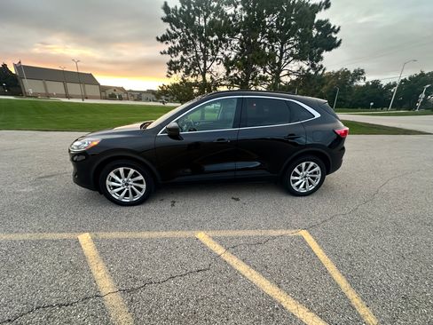 Used 2021 Ford Escape Titanium w/ Titanium Elite Package AWD/4WD image 2