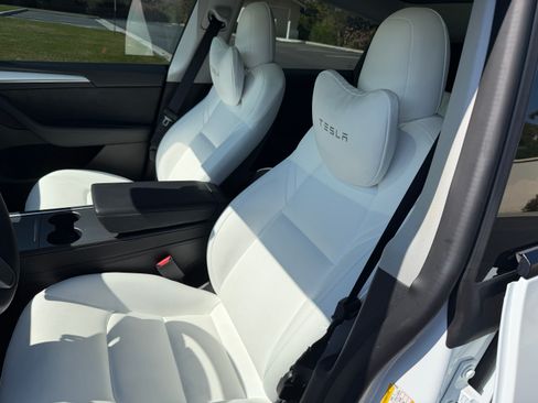 Used 2022 Tesla Model Y Performance image 23