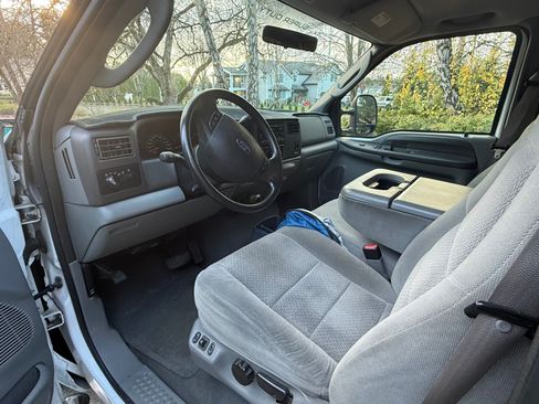 Used 2004 Ford F250 XLT image 5