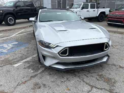 Used 2018 Ford Mustang Coupe w/ Black Accent Pkg RWD image 8