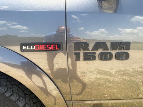 Used 2016 RAM 1500 Laramie w/ Convenience Group image 10