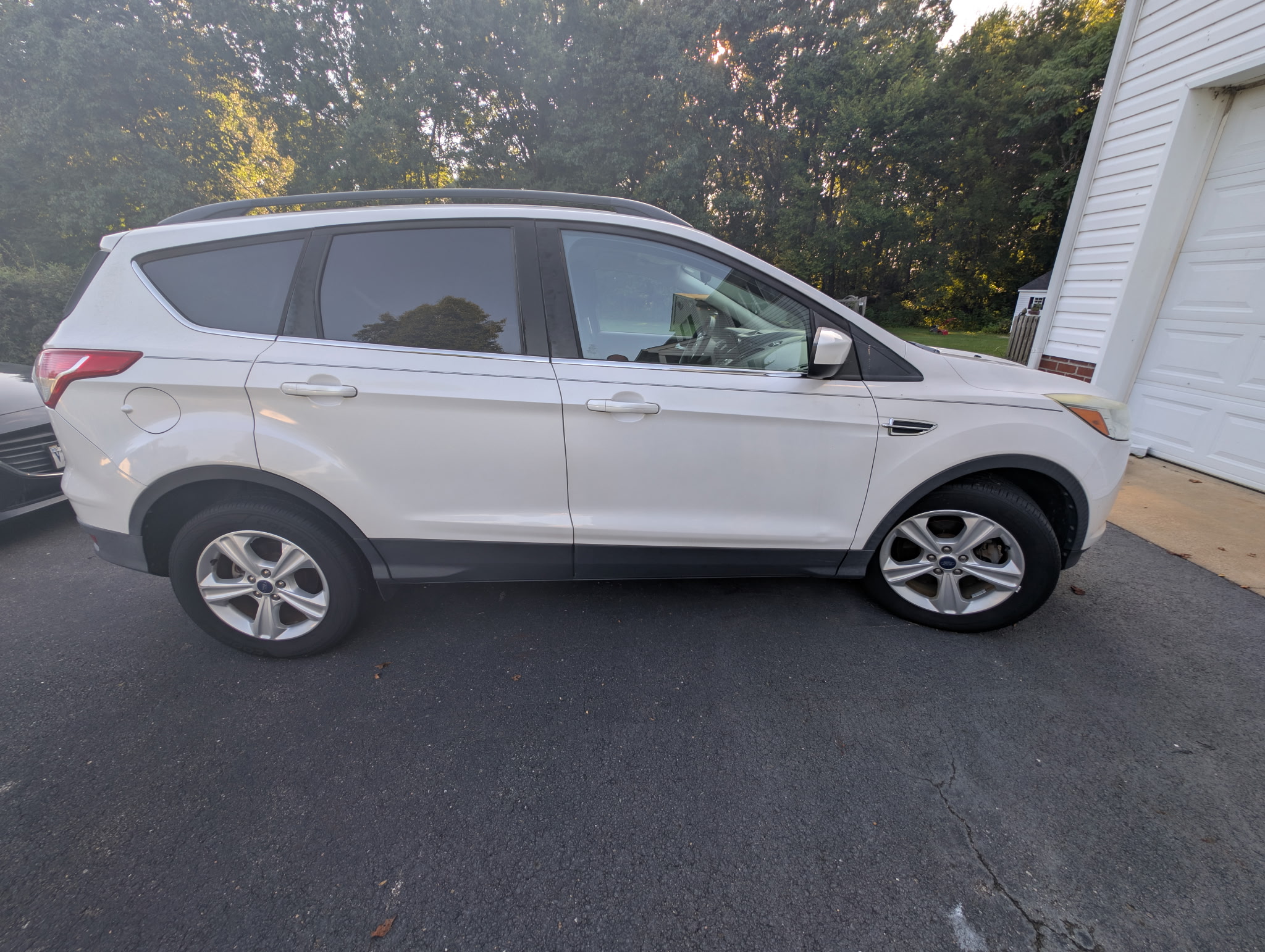 Used 2016 Ford Escape SE w/ Equipment Group 201A FWD image 16
