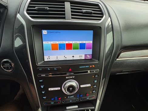 Used 2017 Ford Explorer Platinum AWD/4WD image 15