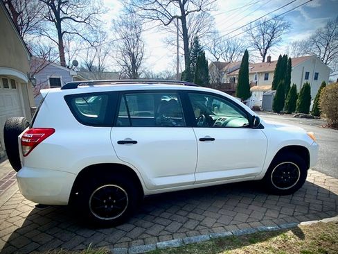 Used 2009 Toyota RAV4 2WD image 4