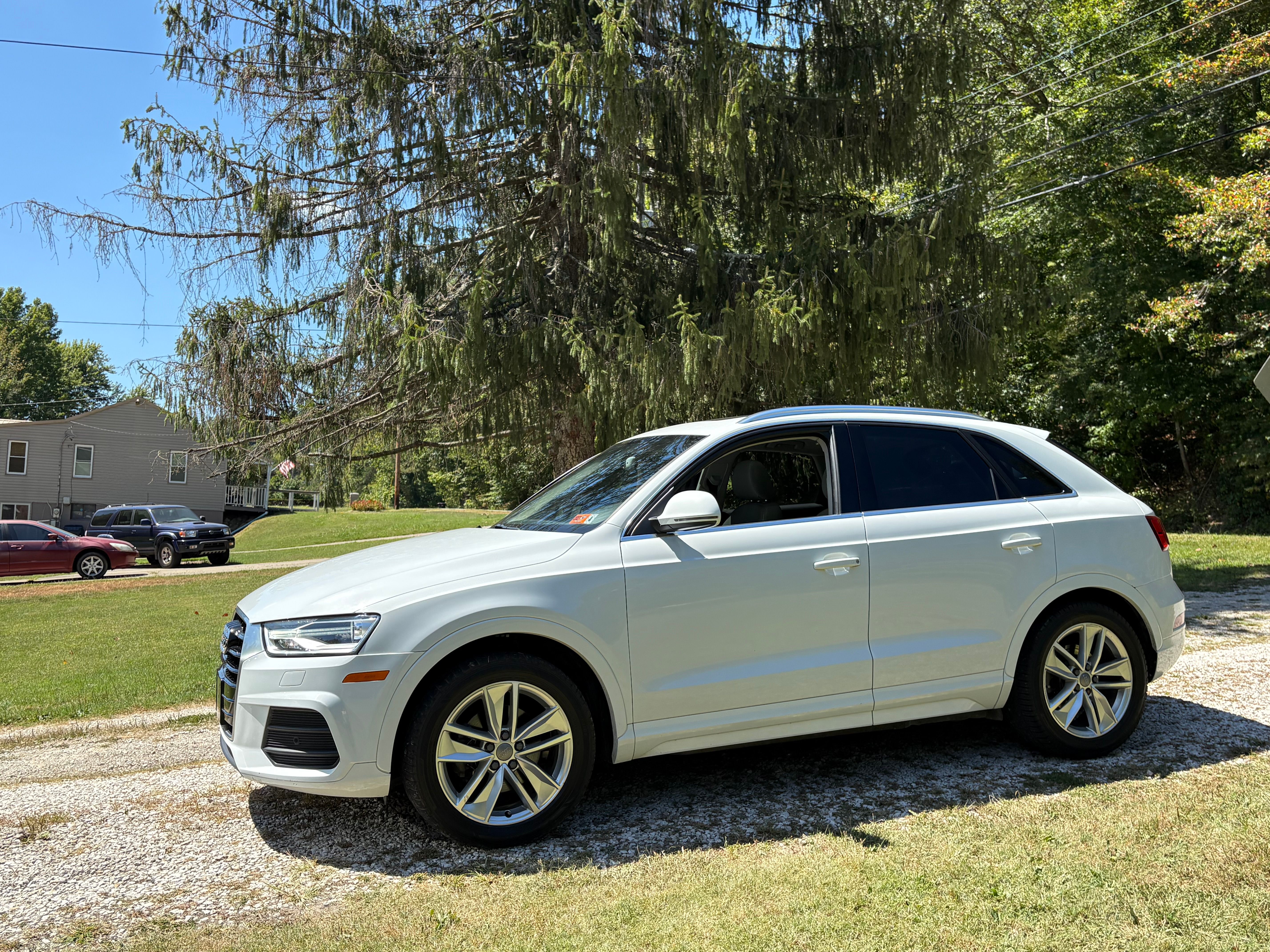 Used 2016 Audi Q3 2.0T Premium Plus w/ Technology Package AWD/4WD image 2