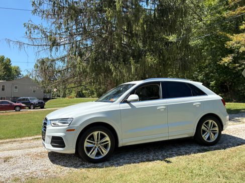 Used 2016 Audi Q3 2.0T Premium Plus w/ Technology Package AWD/4WD image 2